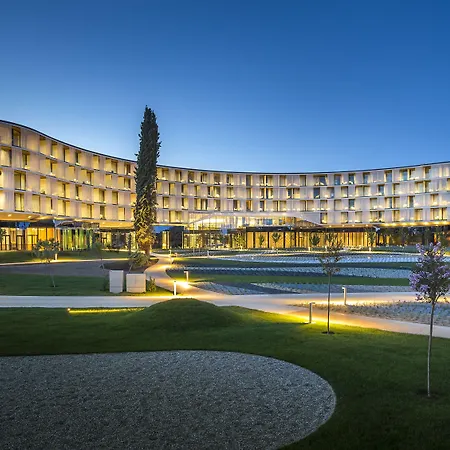 Maistra Select Family Amarin Hotel 4*