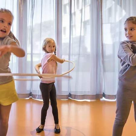 Maistra Select Family Amarin 4*