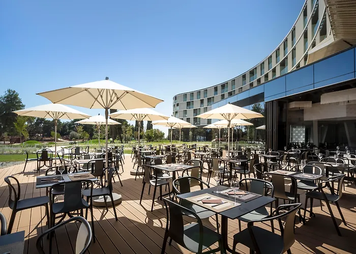 Maistra Select Family Amarin Hotell 4*