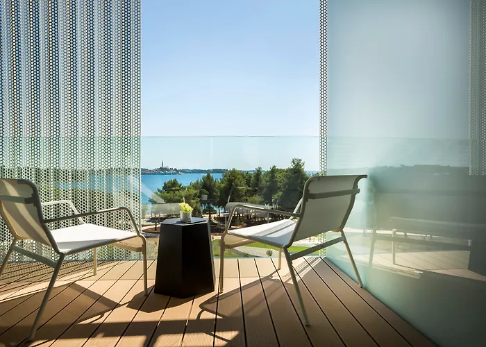 Maistra Select Family Amarin Hotell 4*