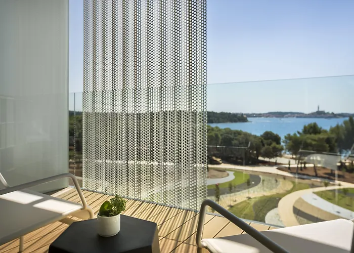 Maistra Select Family Amarin 4*