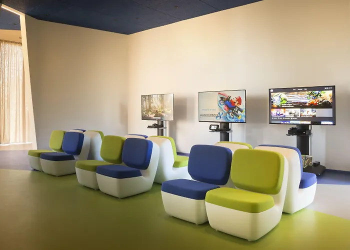 Maistra Select Family Amarin Hotell