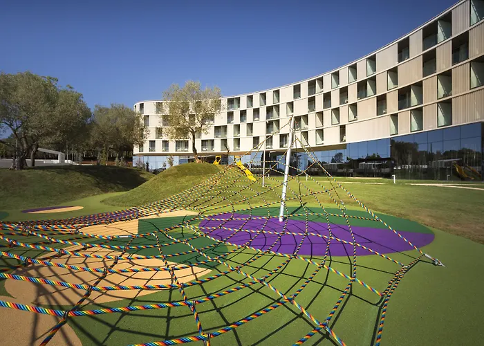 Maistra Select Family Amarin Hotell