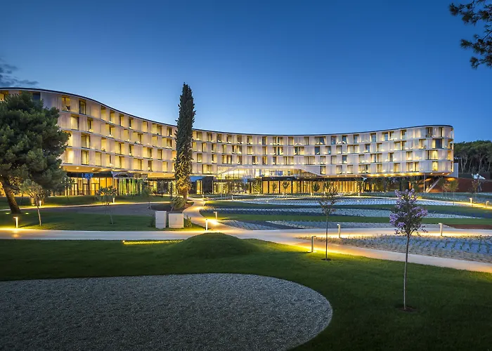 Maistra Select Family Amarin Hotel 4*