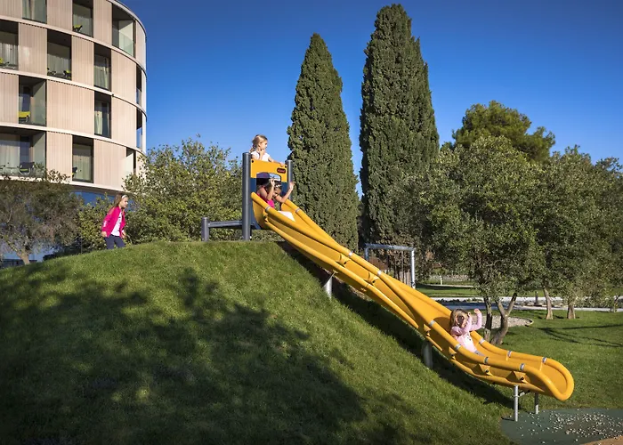 Maistra Select Family Amarin Hotel 4*