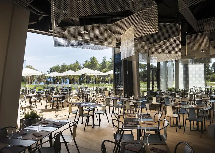 Maistra Select Family Amarin 4*